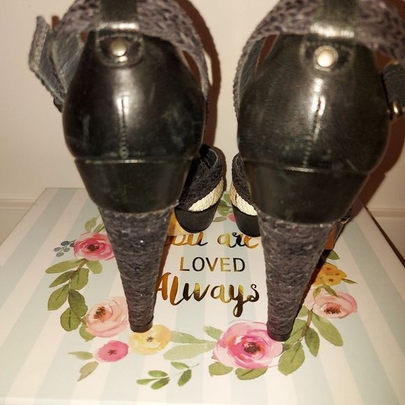 Stuart Weitzman heels - Picture 6 of 12